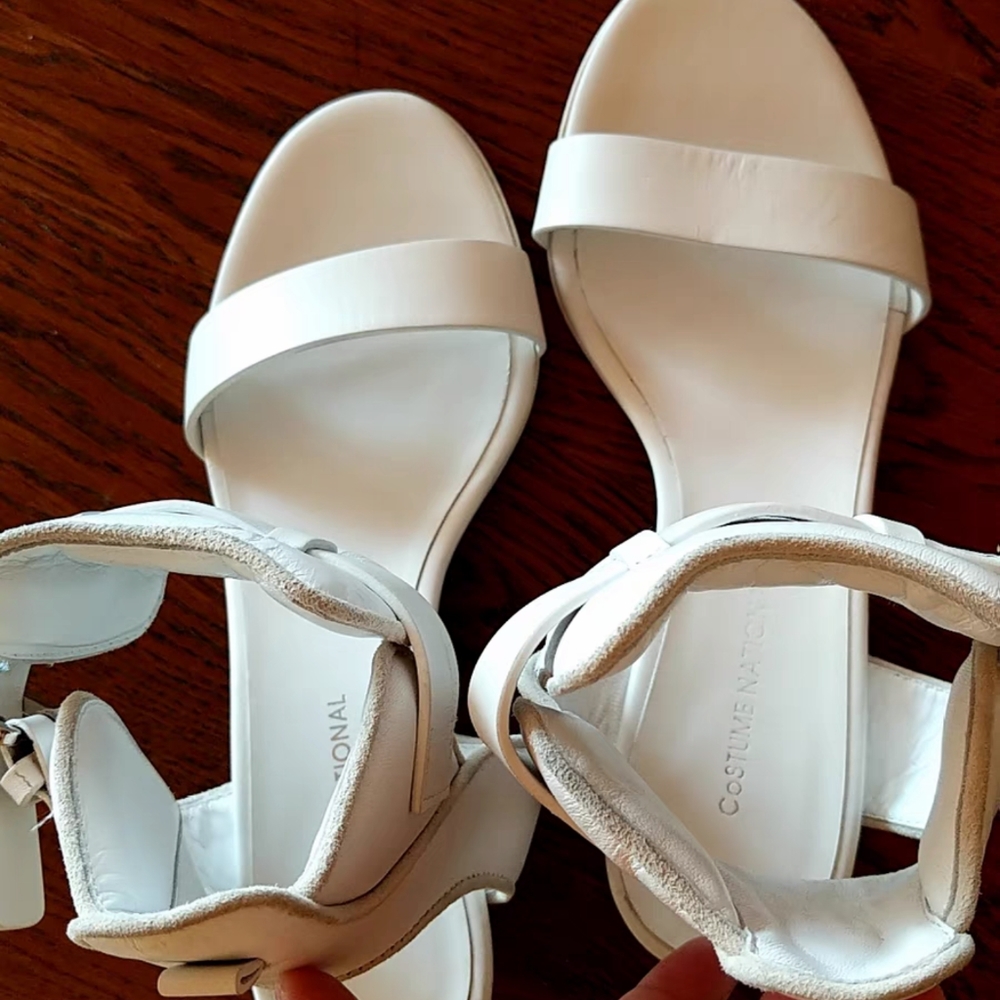 CNC Costume National Elegant White Ankle Strappy Sandals